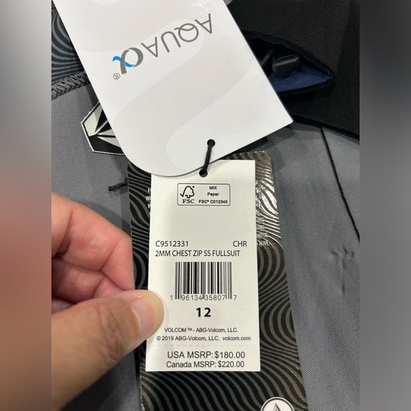 Volcom Boys Size 12 Modulator Wetsuit 2 mm Chest Zip Short Sleeve Grey NWT - Picture 7 of 7